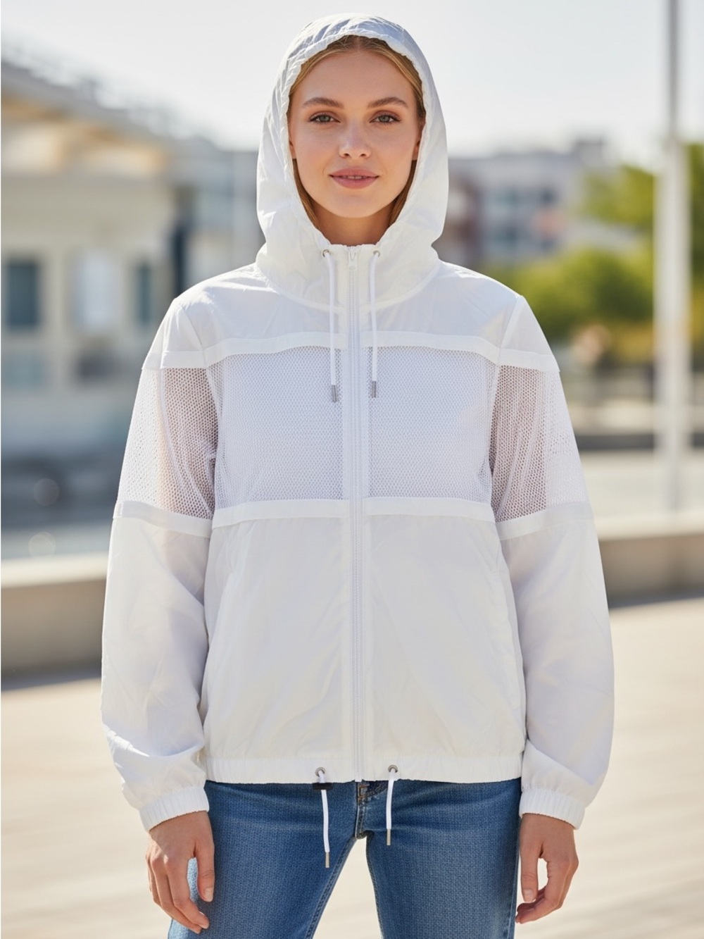 Aeropostale // White Hooded Lightweight Windbreaker Jacket // Women